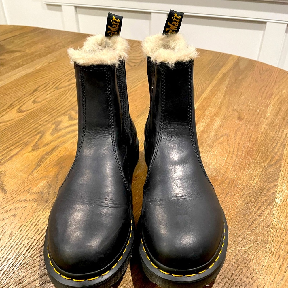 Doc Martens Sherpa lined Chelsea boot sz11
